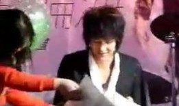 黄姓男明星爆料视频播放,爆料视频背后的惊人真相